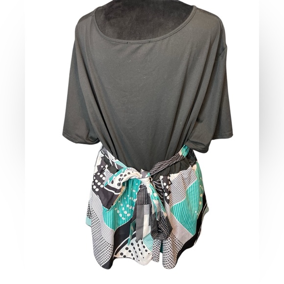 Shein Stylish Black and Teal Women's Top - Picture 4 of 10